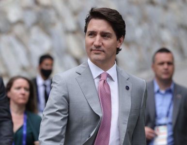 Justin Trudeau poursuit la même politique climatique qui a déclenché des manifestations de masse en Europe